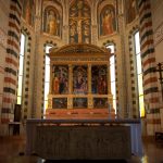 Cappella maggiore Basilica di San Zeno con pala lignea dorata