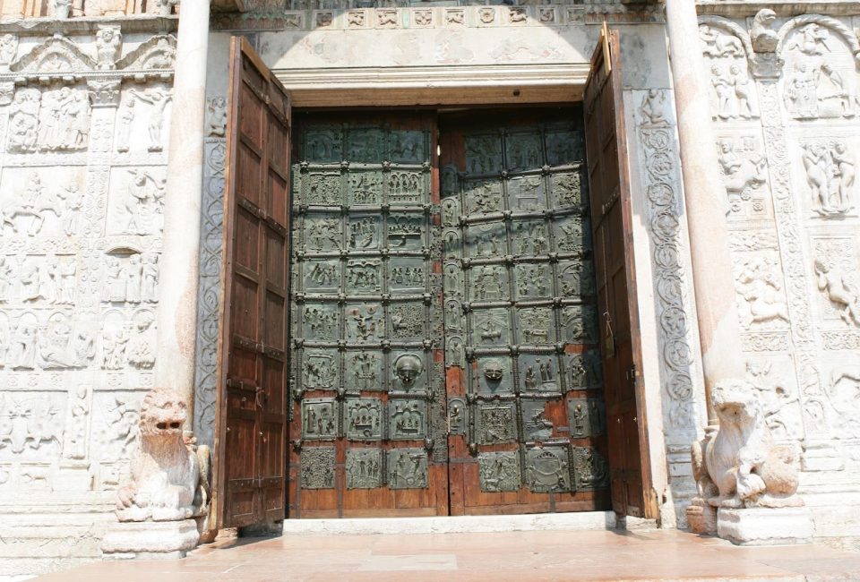 Porte en bronze de la Basilique de San Zeno