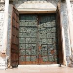 Porta de bronze da Basílica de San Zeno